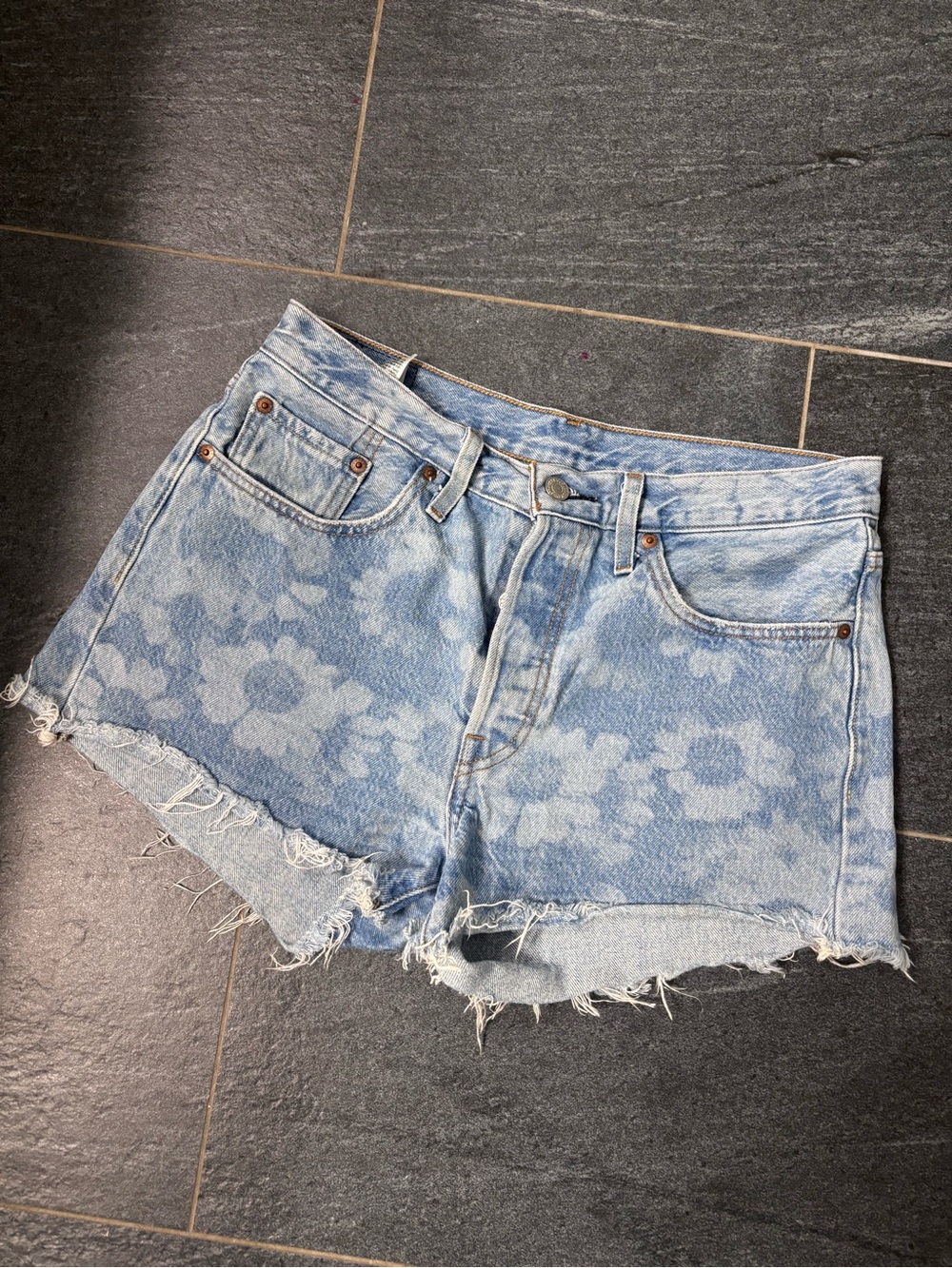 Athens Blossom - Light Wash Levi’s 501 denim shorts
